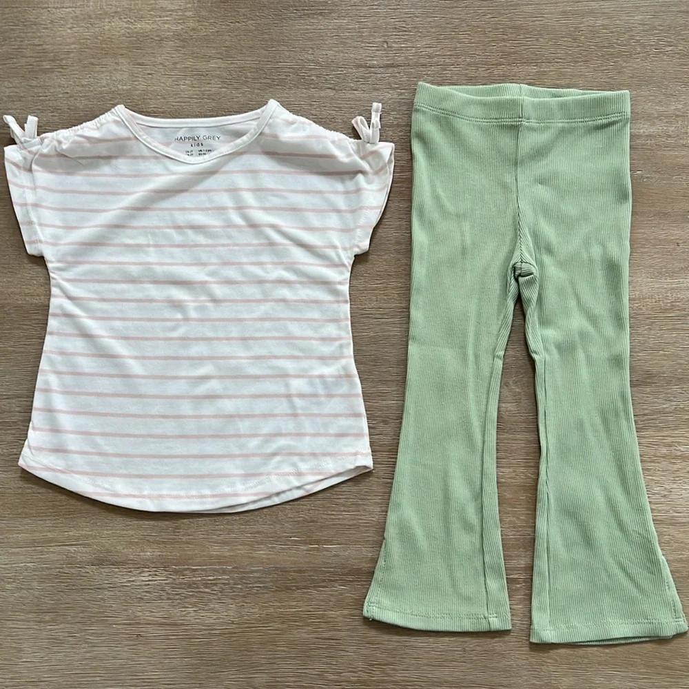 Happily Grey Toddler Girl 4 Piece Set Fleece Shirt Leggings Clip 3T